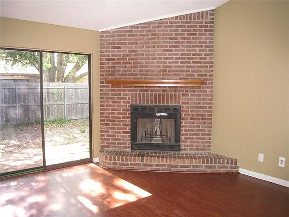 3rd image of 3005 Barnes Dr
