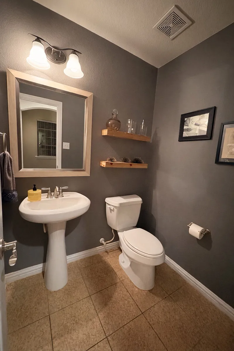 Building Photo - 8708 Iron Horse Dr