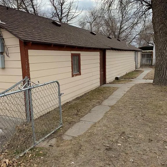 323 W 24th Ave #B — Photo 1