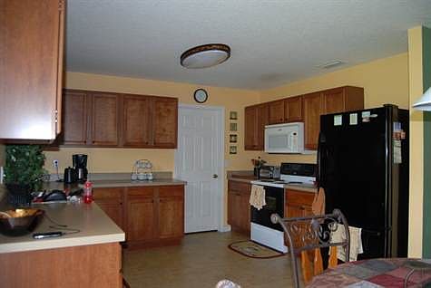 3rd image of 100 Luther Dr