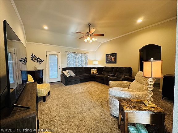5th image of 104 Chelsea Ln