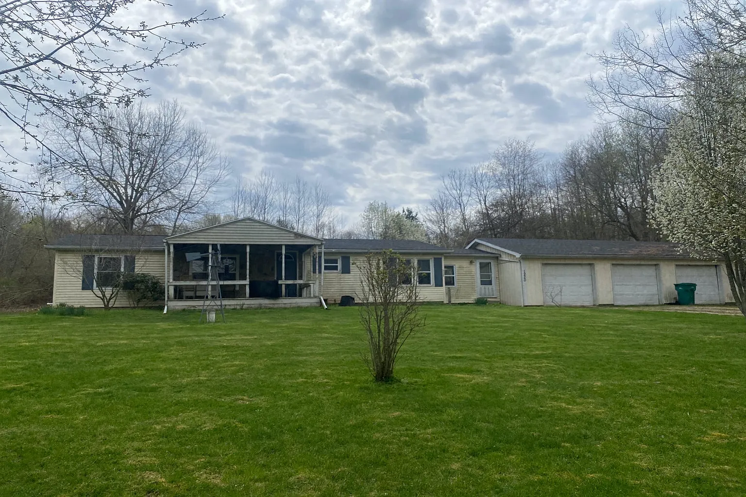 1220 E State Rd photo 1