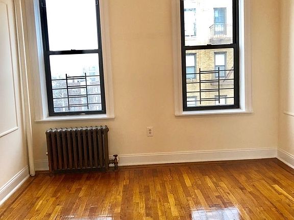 3rd image of 4516 44th St APT 5G