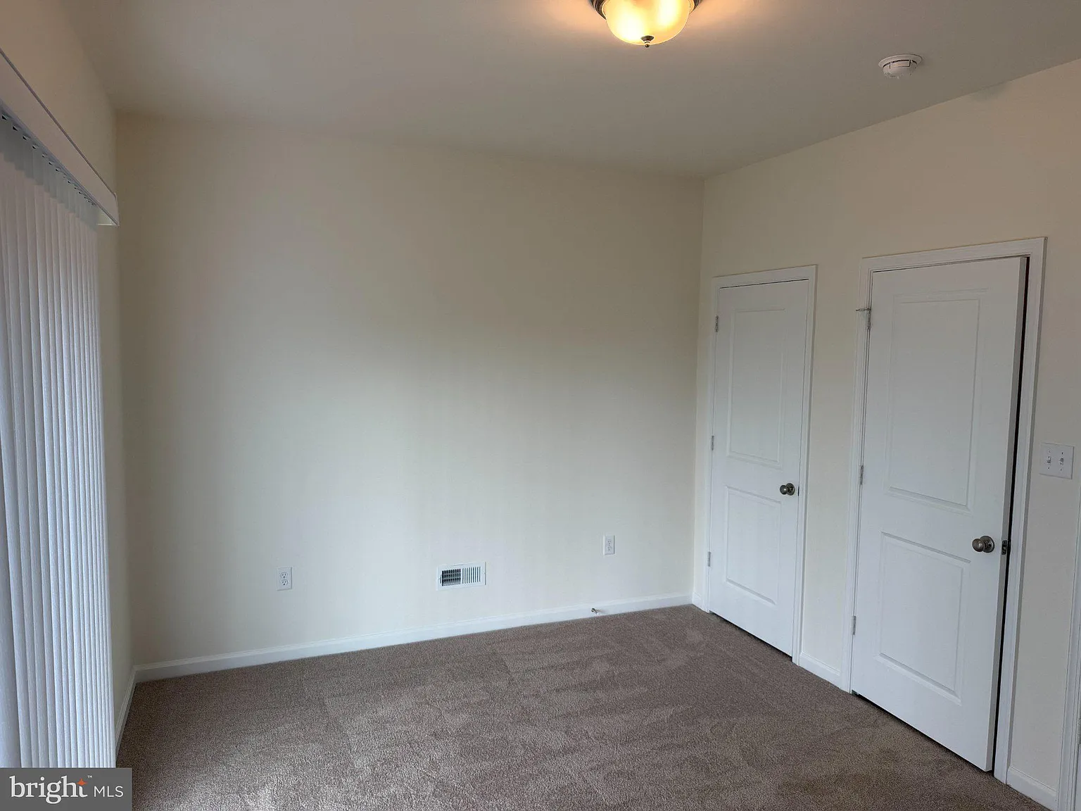4 bed, 3.5 bath, $2,100 — Photo 4