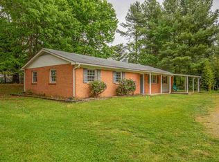 1825 Grambling Dr, Waynesboro, VA 22980