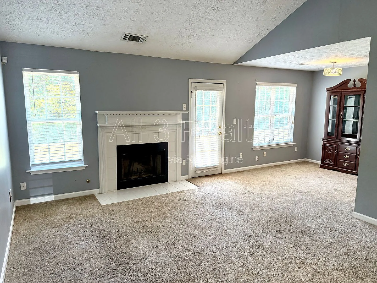 3 bed, 2.0 bath, 1285 sqft, $1,750 — Photo 4