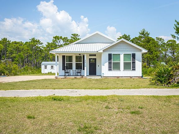 3rd image of 379 Lily Cir