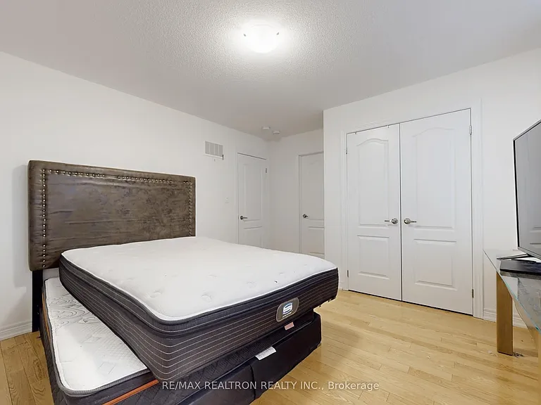 22 Pietrowski Dr #UPPER — Photo 37