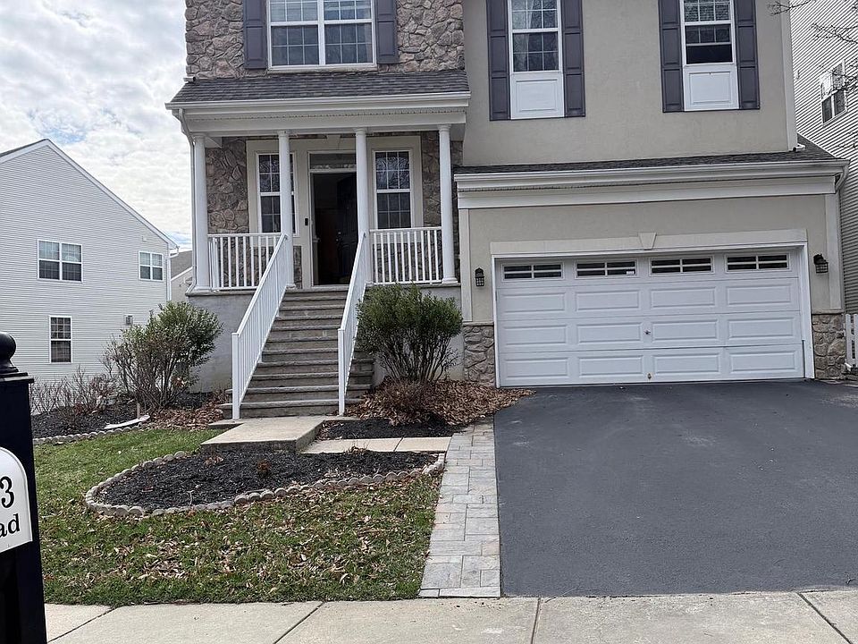 1st image of 413 Ruby Rd