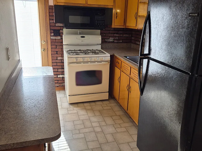 5820 Dellrose Dr — Photo 9