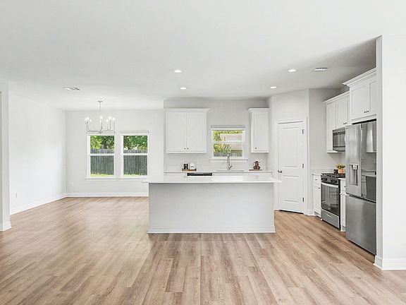 4th image of 323 Mousse Ruelle Dr