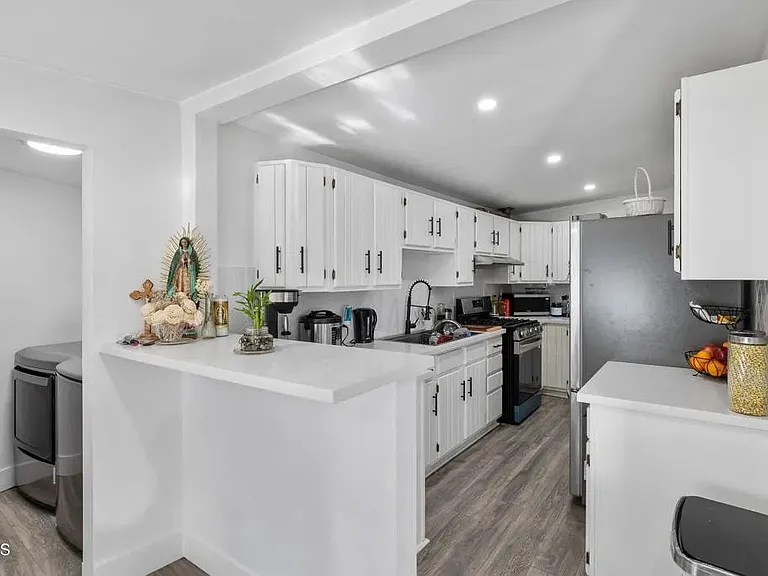 11798 Kagel Canyon St — Photo 12