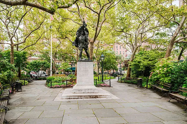 Rented by Balen Real Estate, LLC | media 8