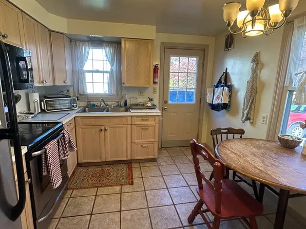 892 N Allen St, State College, PA 16803
