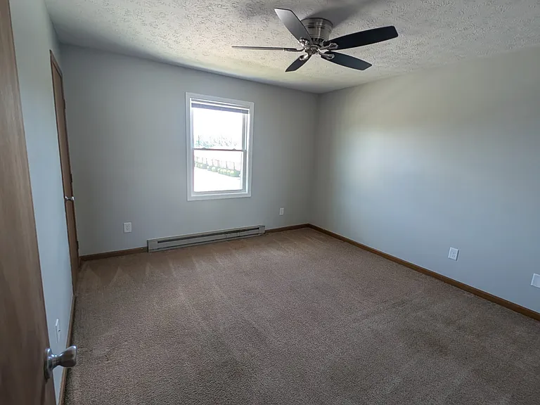 1550 Hawk Cir #D — Photo 10