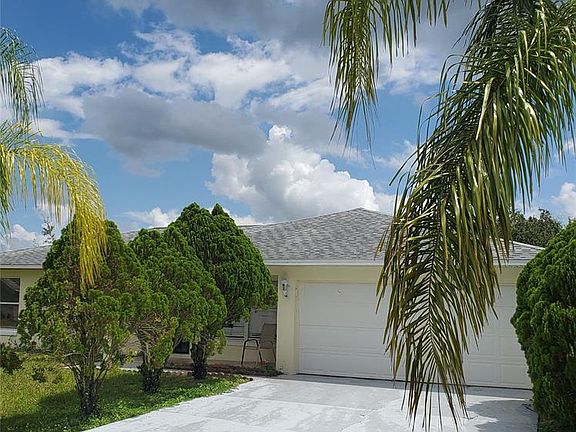 4th image of 735 Toulon Dr