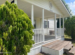 18246 Robin Oaks Dr, Gulfport, MS 39503