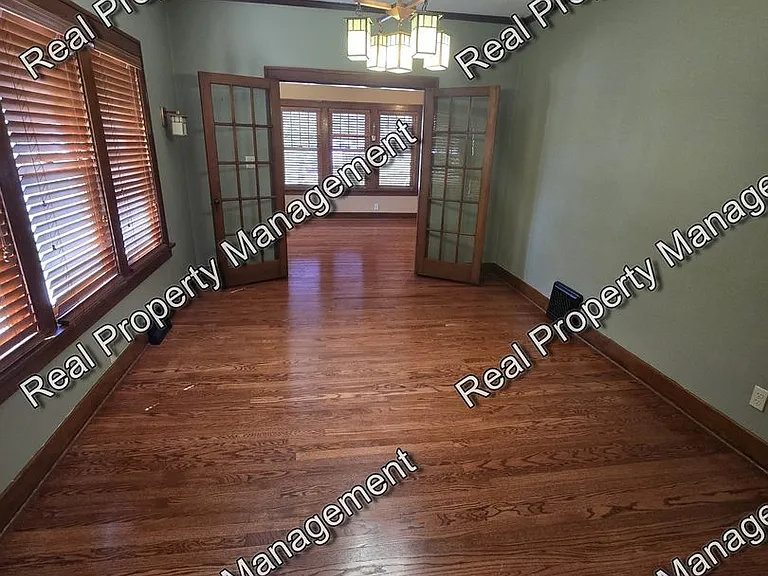 822 Jefferson St — Photo 6