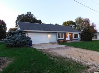 1102 S Cherry St, Albany, IL 61230