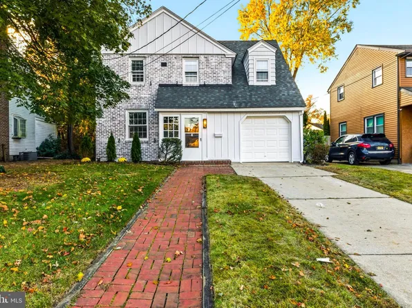 215 N Vineyard Blvd, Collingswood, NJ 08108