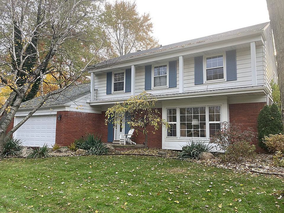 1st image of 3376 Paddington Dr