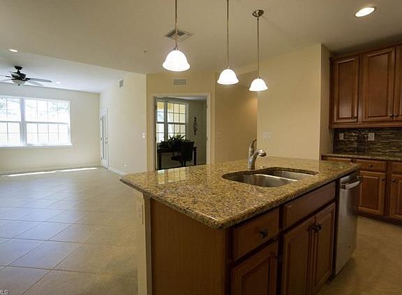 3rd image of 23601 Alamanda Dr Unit 101