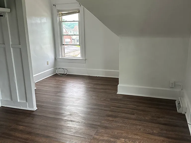 440 Center Ave — Photo 25