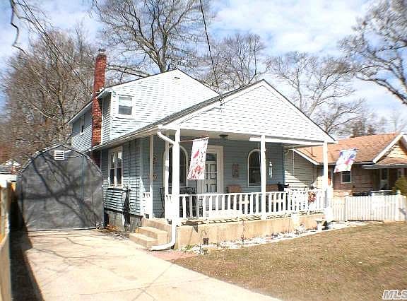 3rd image of 11 Forest St