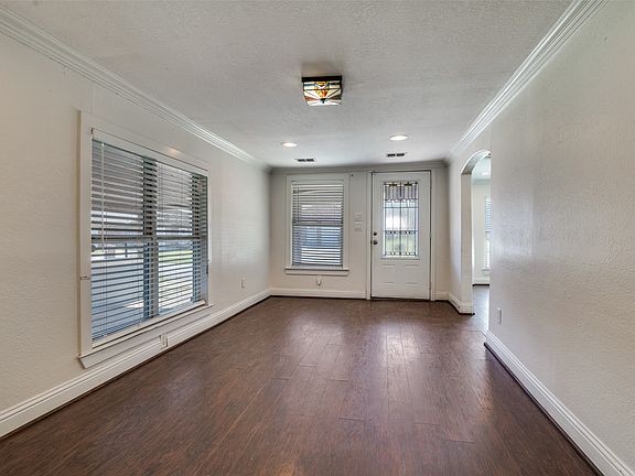 3rd image of 3612 Short St