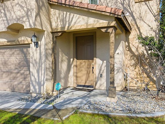 4th image of 14710 Huckleberry Dr