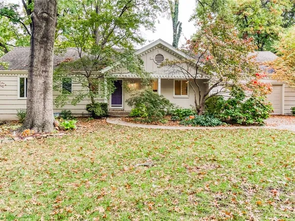 9700 Canterbury St, Overland Park, KS 66206
