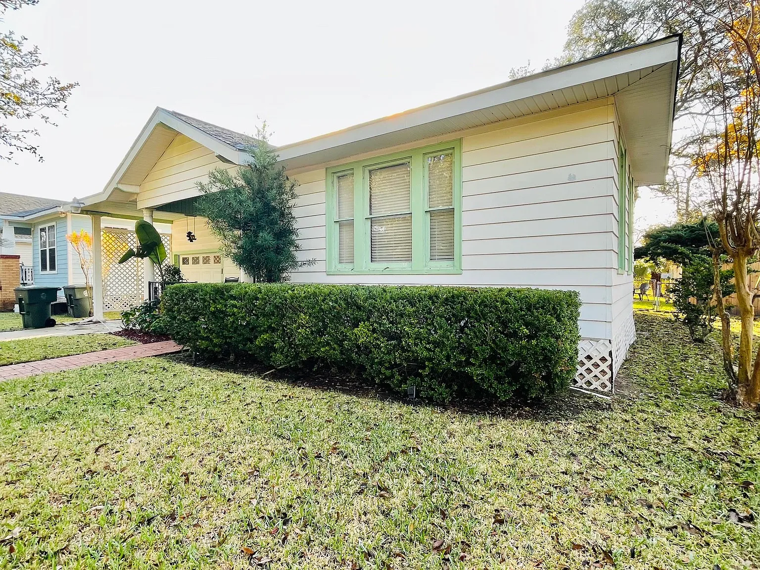 2 bed, 1.5 bath, 1544 sqft, $2,300 — Photo 2