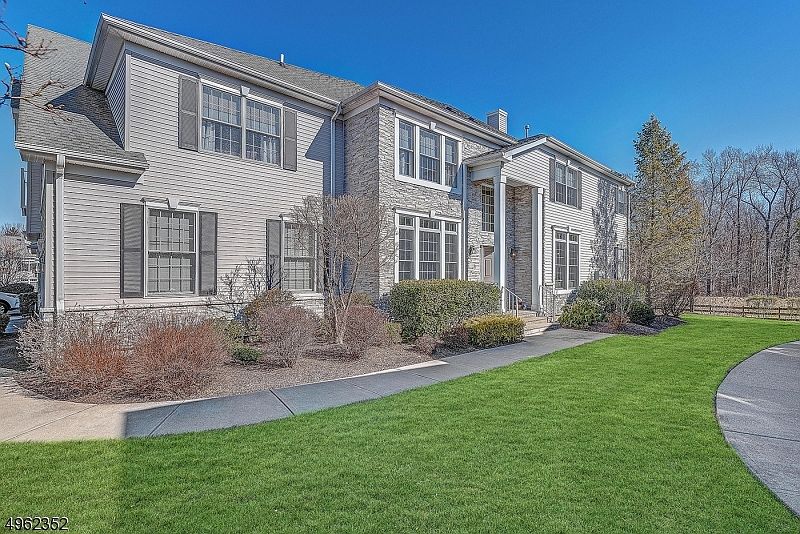 1st image of 33 Schweinberg Dr