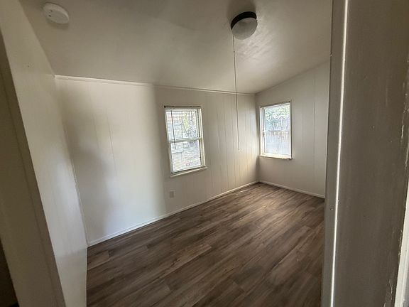 3rd image of 152 Grand Ave