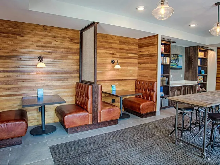 Woodrow — Photo 15