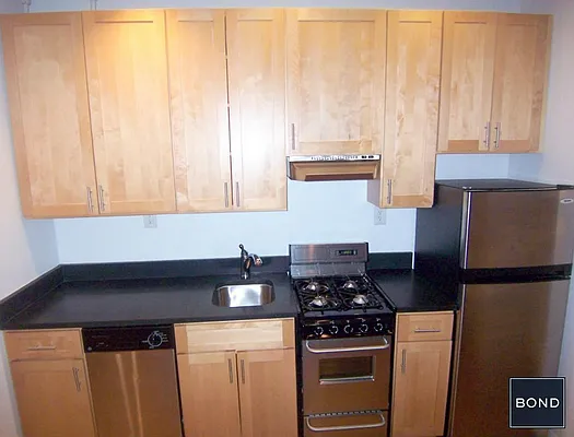 Rented by Bond New York | media 13