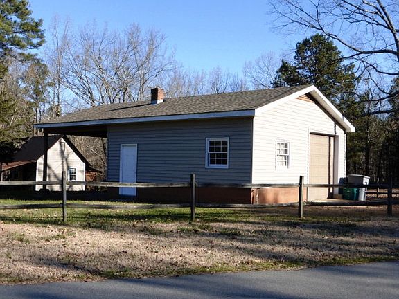 5th image of 134 Twin Oaks Ln