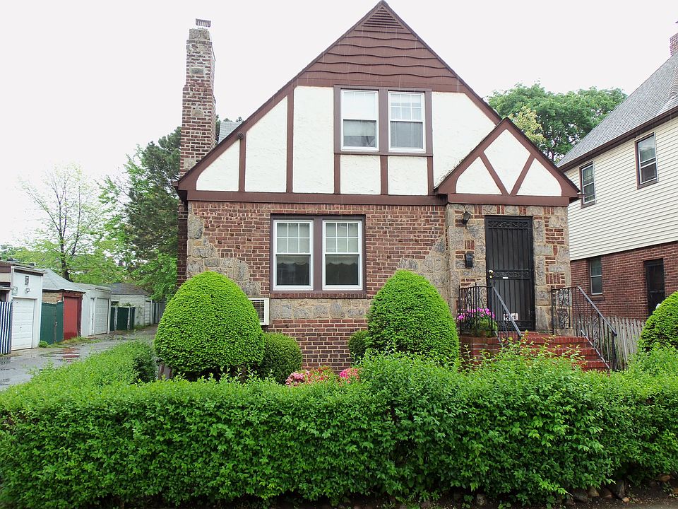 1st image of 6211 Ellwell Cres