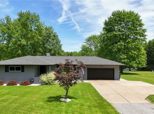 6132 Oak Hill Dr, West Farmington, OH 44491