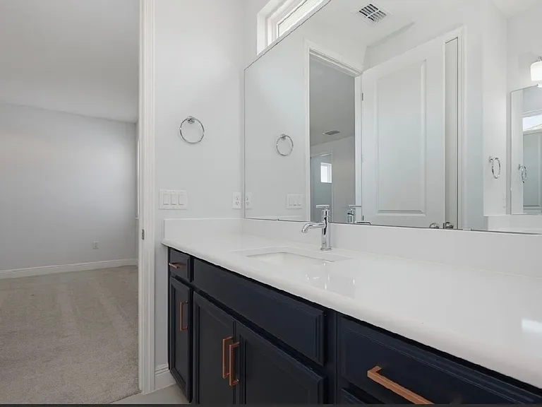 10322 Marconi Ave — Photo 15