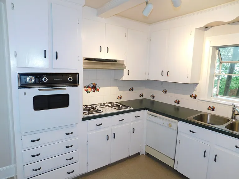 6300 Candlewood Dr — Photo 12