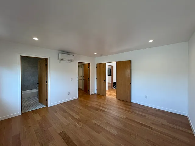 1833 Benecia Ave #1833 — Photo 6