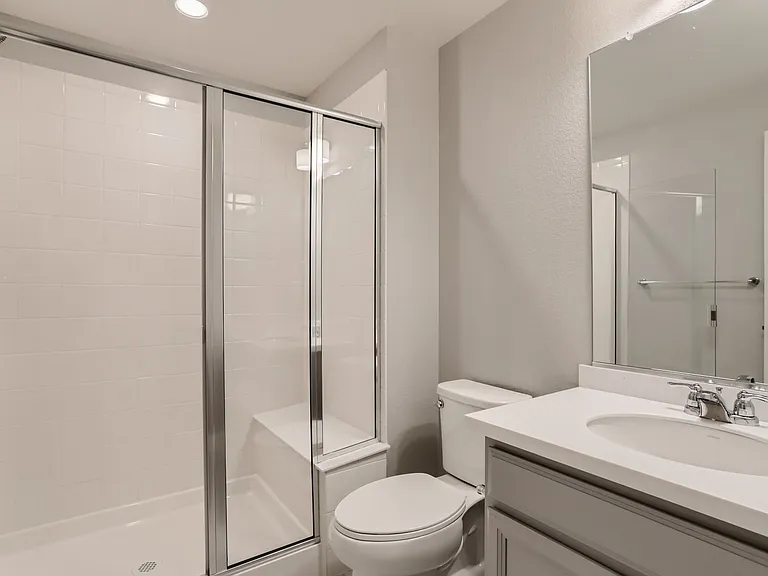 6302 N Fulton St — Photo 25