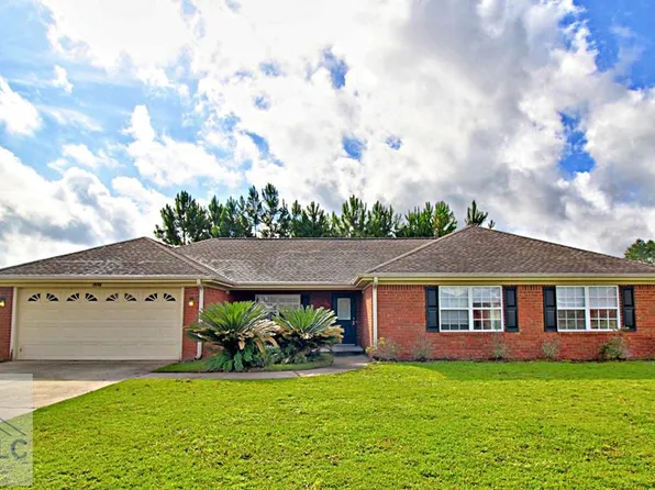 1950 Heathrow Dr, Hinesville, GA 31313