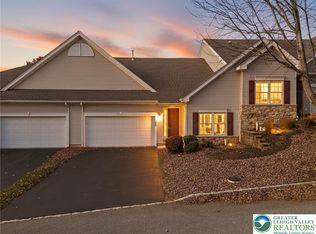 8 Kent Ln, Easton, PA 18045