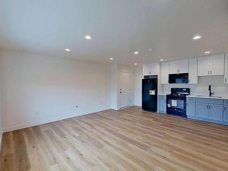 829 N Garfield St — Photo 99