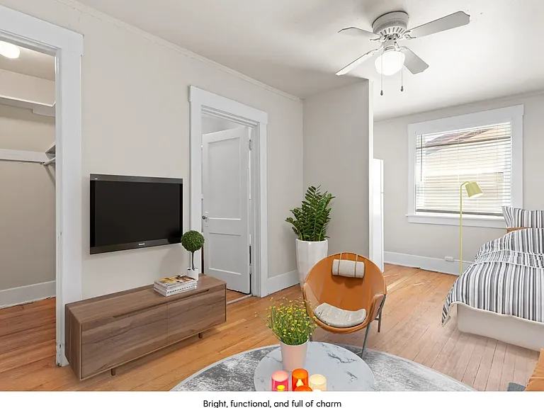 1170 N Logan — Photo 5