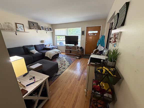 2nd image of 3138 Oakshire Ave