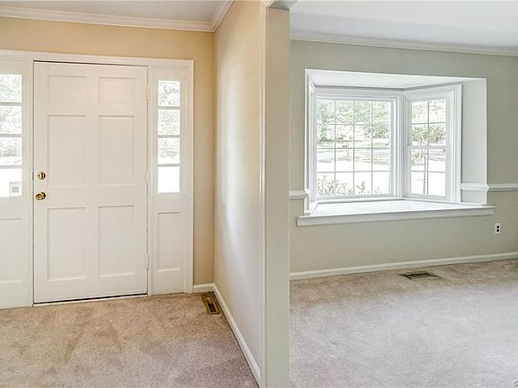4th image of 9203 Venetian Way