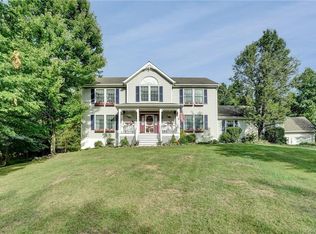 15 Cranberry Ln, Washingtonville, NY 10992
